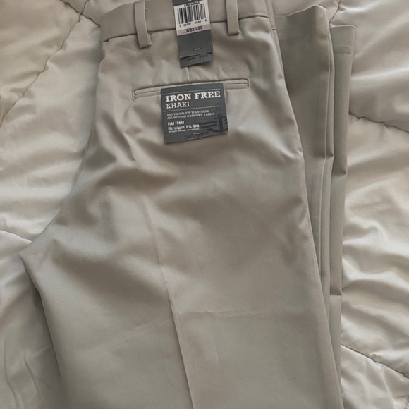 Dockers Iron Free Men's Khaki Pants - Picture 1 of 7